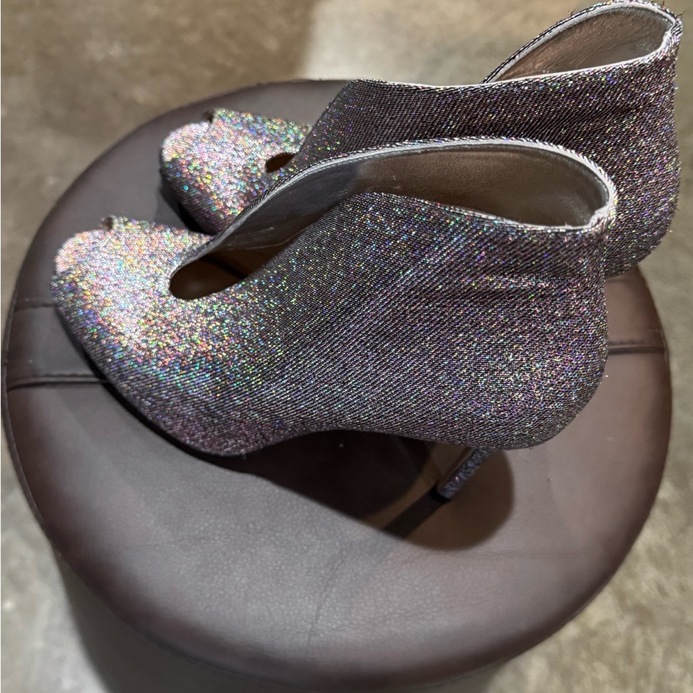 Gianvito Rossi Glittering Silver Peep Toe Heels - New without Box